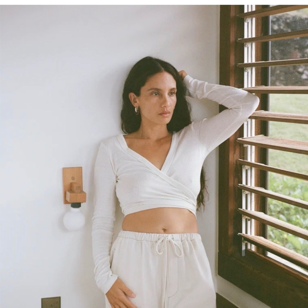 OZMA White Wrap Long-Sleeve Crop Top